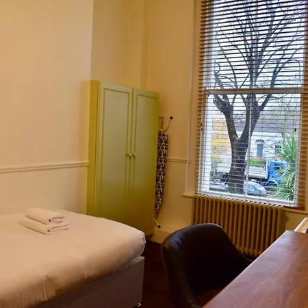 Studio In Buzzing Rathmines Apartment